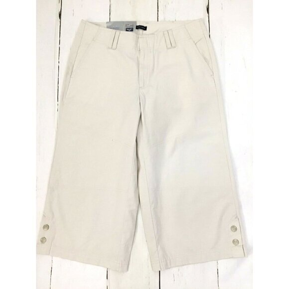 Dockers Women's size 8 Capris Cropped Pants Off White Stone Lower Waist NEW - Picture 1 of 7